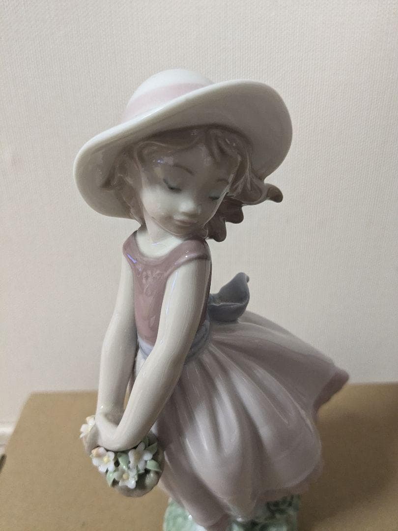 リアドロ　花の小径　8246　LLADRO　インテリア　置物
