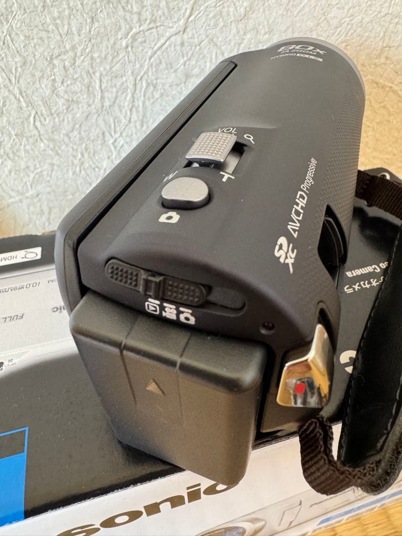 ビデオカメラ　Panasonic HC-V520M 32GB ブラック