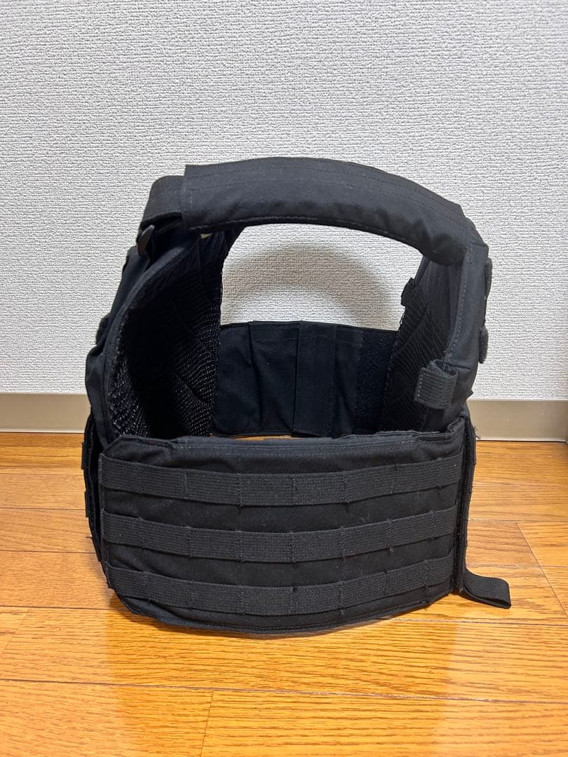 Warrior Assault Systems製 プレートキャリア