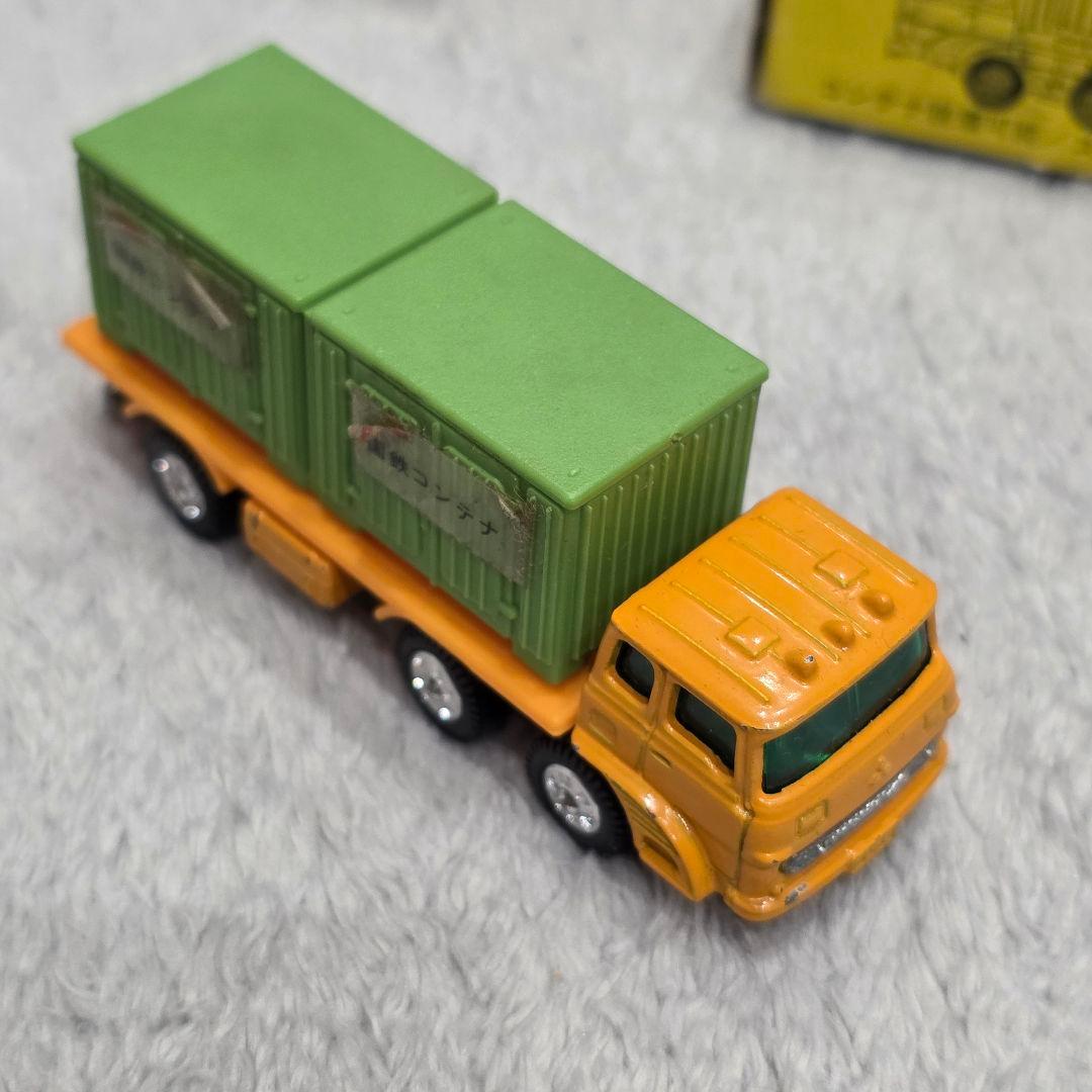 トミカ　11台セット　NHK、ふそうコンテナ、ローソン、ファミマ　tomica