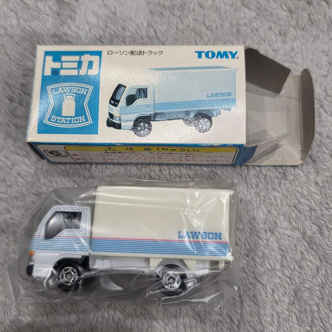 トミカ　11台セット　NHK、ふそうコンテナ、ローソン、ファミマ　tomica