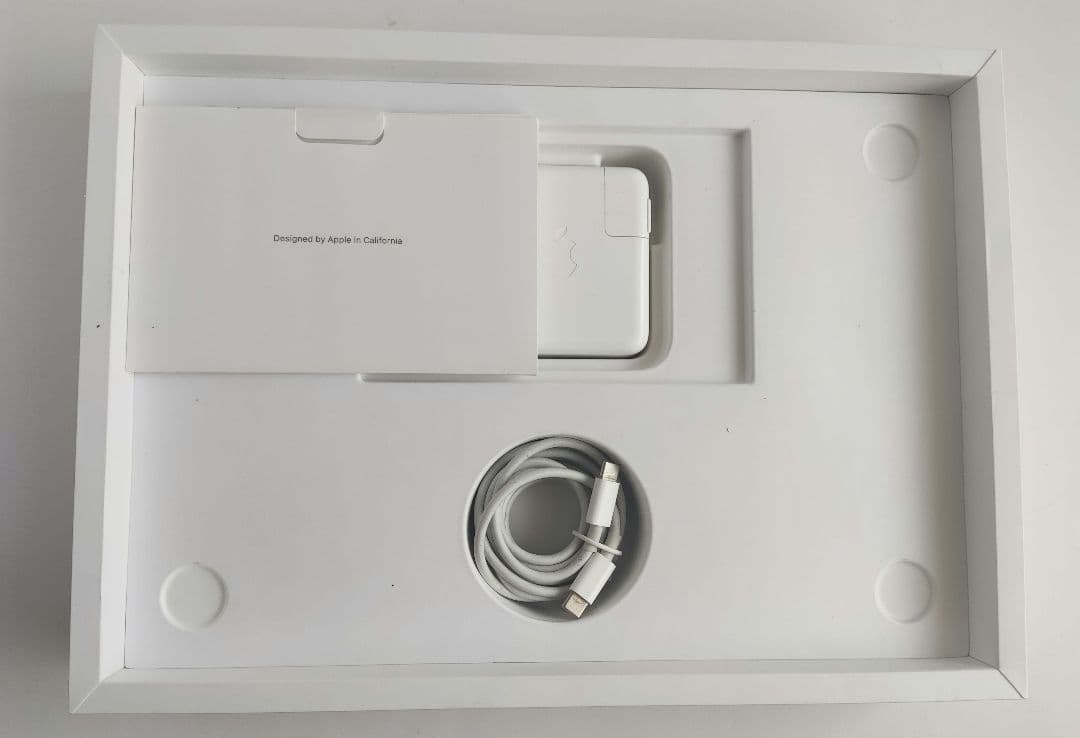 美品 13インチ MacBook Pro A2251 2020年モデル シルバー