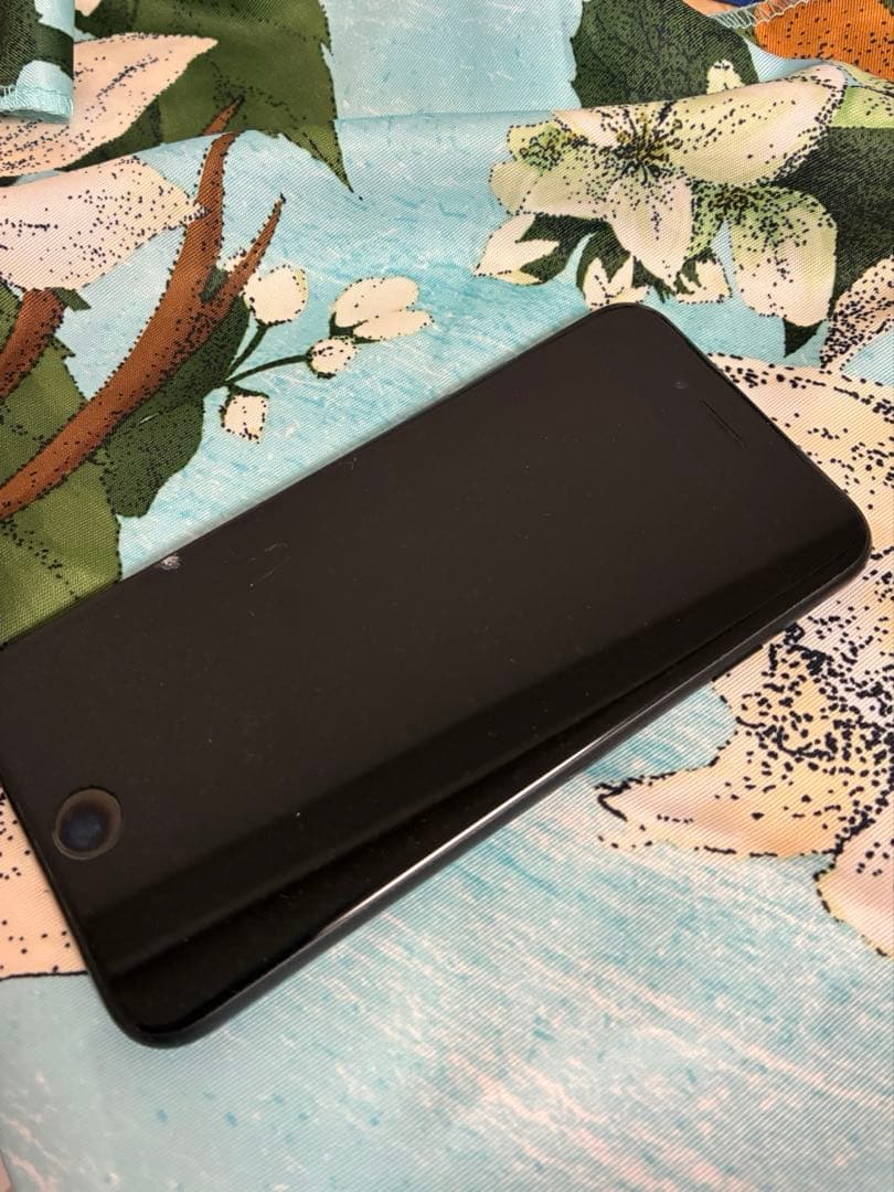 iPhone SE2 ブラック 128GB正規品 SIMフリー Apple