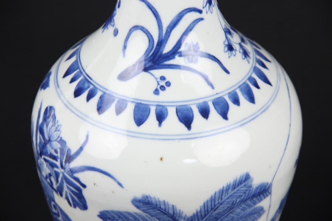 中国美術 清時代 　青花 博古文 長頸瓶 時代品 古磁 ENM23-5