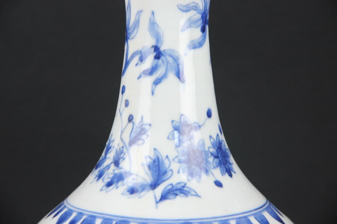 中国美術 清時代 　青花 博古文 長頸瓶 時代品 古磁 ENM23-5