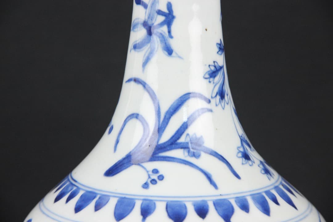 中国美術 清時代 　青花 博古文 長頸瓶 時代品 古磁 ENM23-5