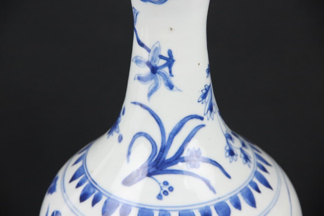 中国美術 清時代 　青花 博古文 長頸瓶 時代品 古磁 ENM23-5