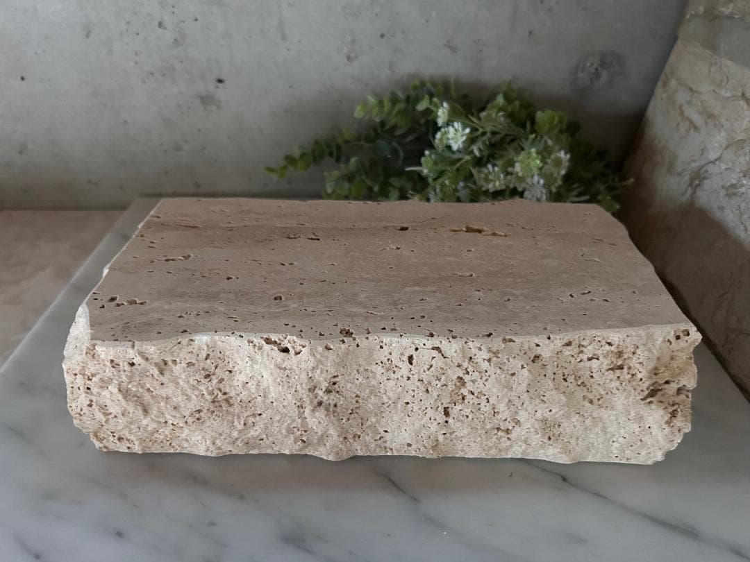 天然大理石　イタリア　トラバーチン　割肌●一点物●アクセサリー台　台座●送料無料