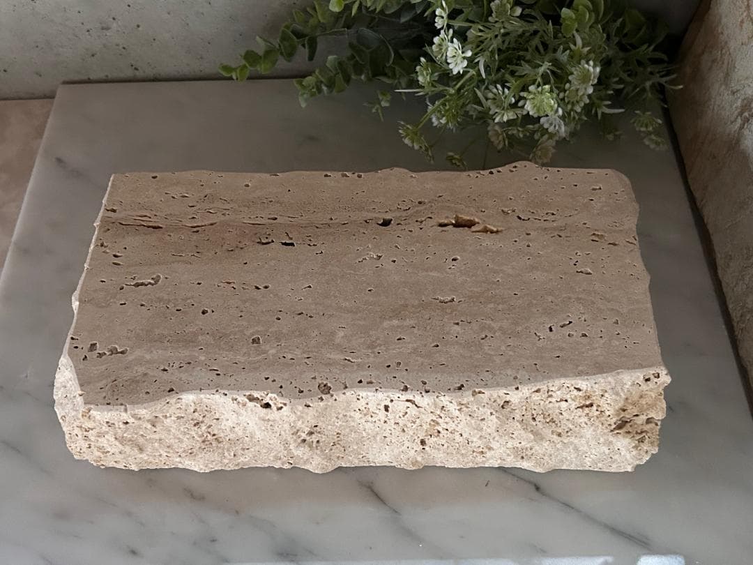 天然大理石　イタリア　トラバーチン　割肌●一点物●アクセサリー台　台座●送料無料