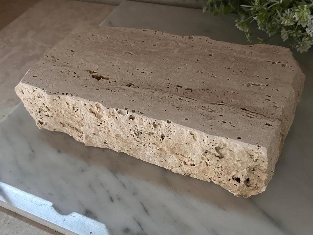 天然大理石　イタリア　トラバーチン　割肌●一点物●アクセサリー台　台座●送料無料