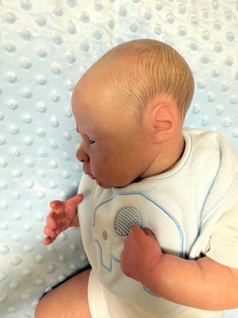 リボーンドール　リアルご機嫌ななめベビー