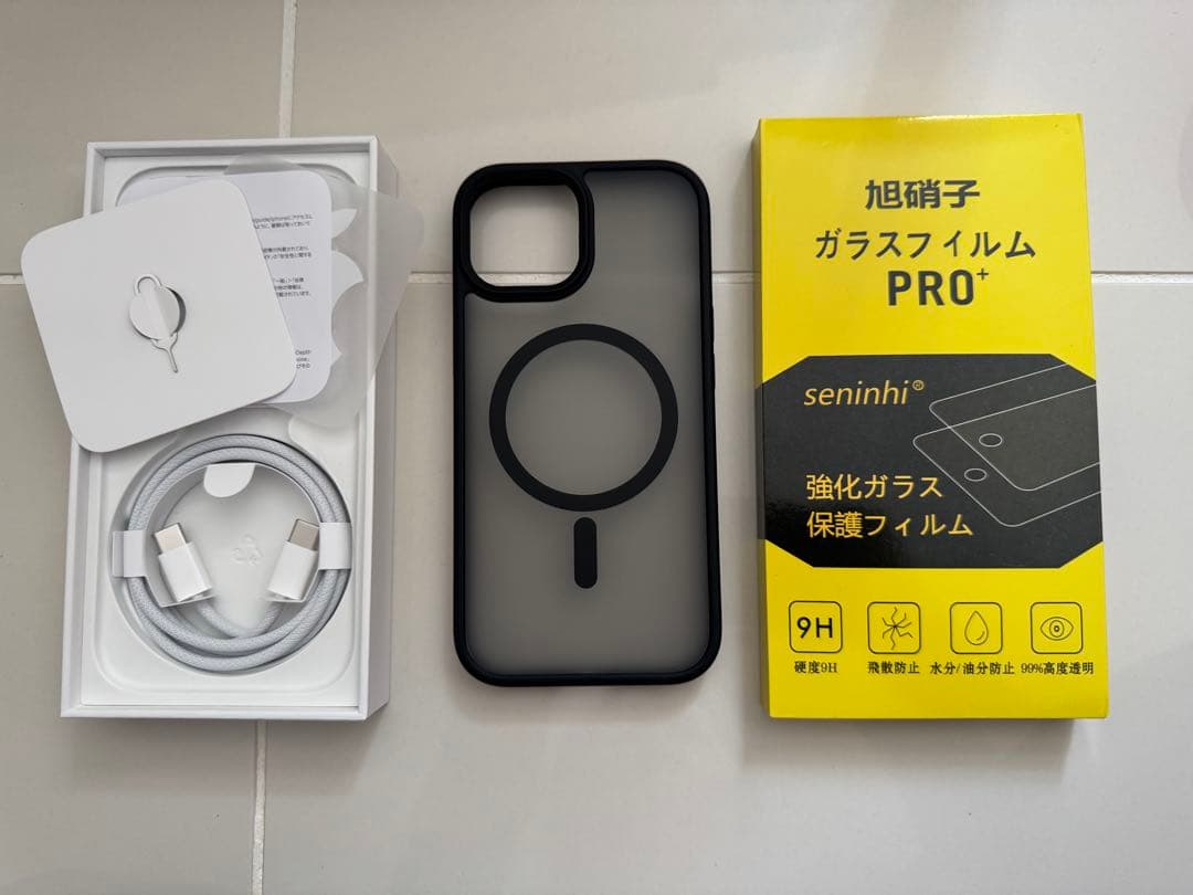 【超美品／おまけ付き】iPhone15 128GB ブラック 国内SIMフリー