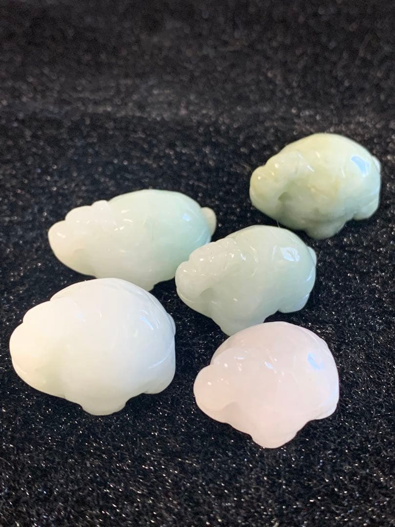 翡翠　彫り物セット