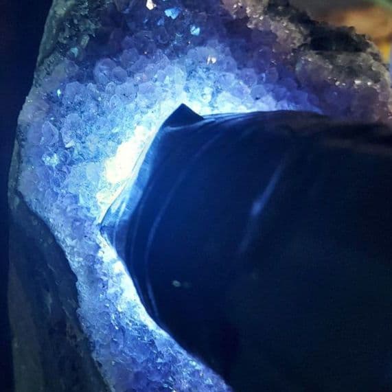 大きな1.1kg超え紫水晶アメジストクラスター原石 台座も付いてこの価格 493