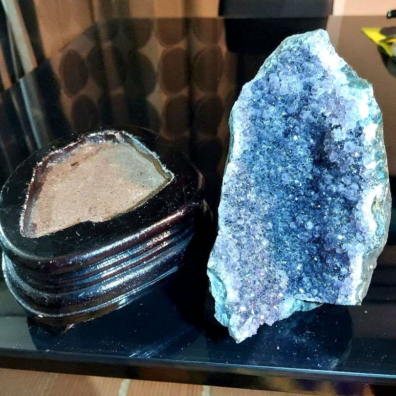 大きな1.1kg超え紫水晶アメジストクラスター原石 台座も付いてこの価格 493