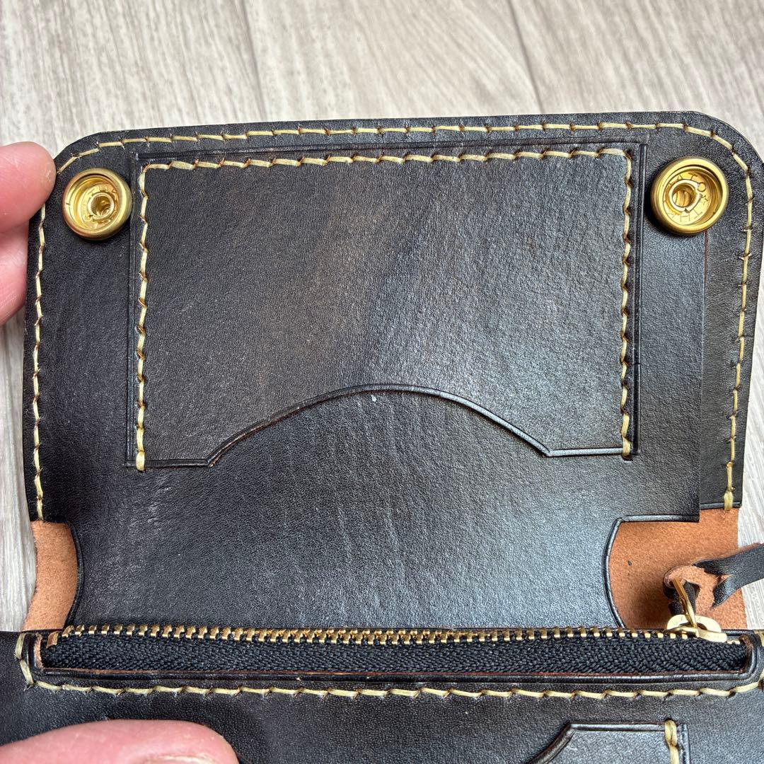 【茶芯ブラック】トラッカーウォレット　ミドル　真鍮　お札を折らずに収納