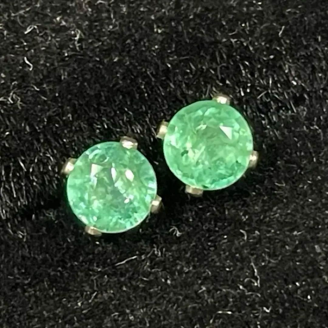 天然石エメラルド　合計０.６ct　ピアス　SV925