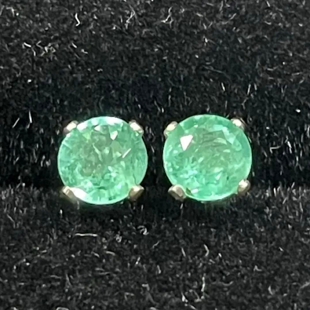 天然石エメラルド　合計０.６ct　ピアス　SV925