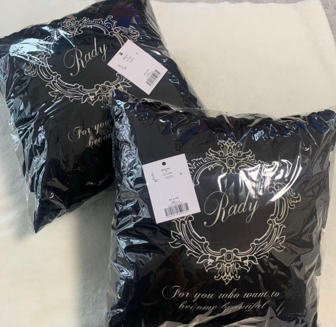 Rady フリルクッション ブラック×2個