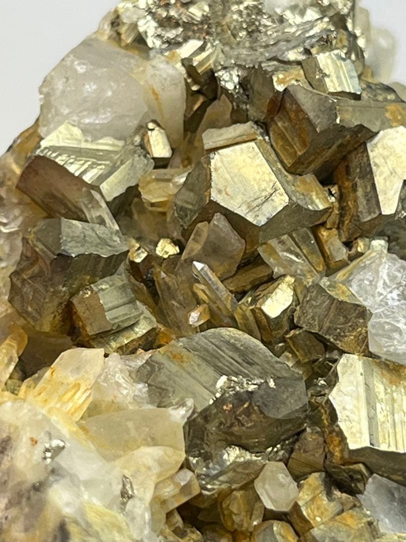 天然石　パイライト　大きな原石　水晶共生　約466g⭐️2153