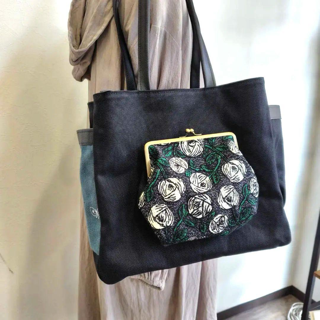 ミナペルホネン/rosyロージィーネイビー/がま口ポケット仕切り付きトート