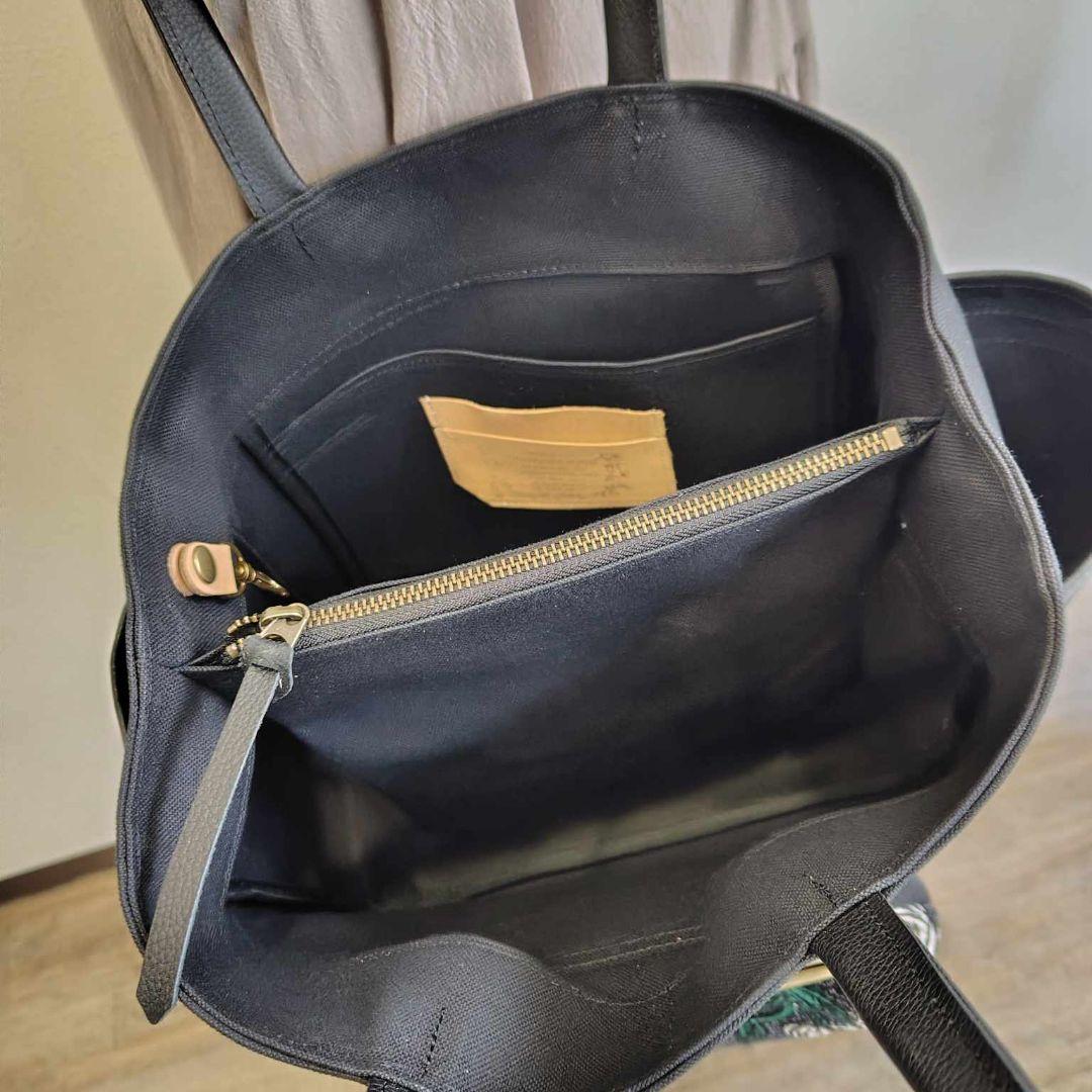 ミナペルホネン/rosyロージィーネイビー/がま口ポケット仕切り付きトート