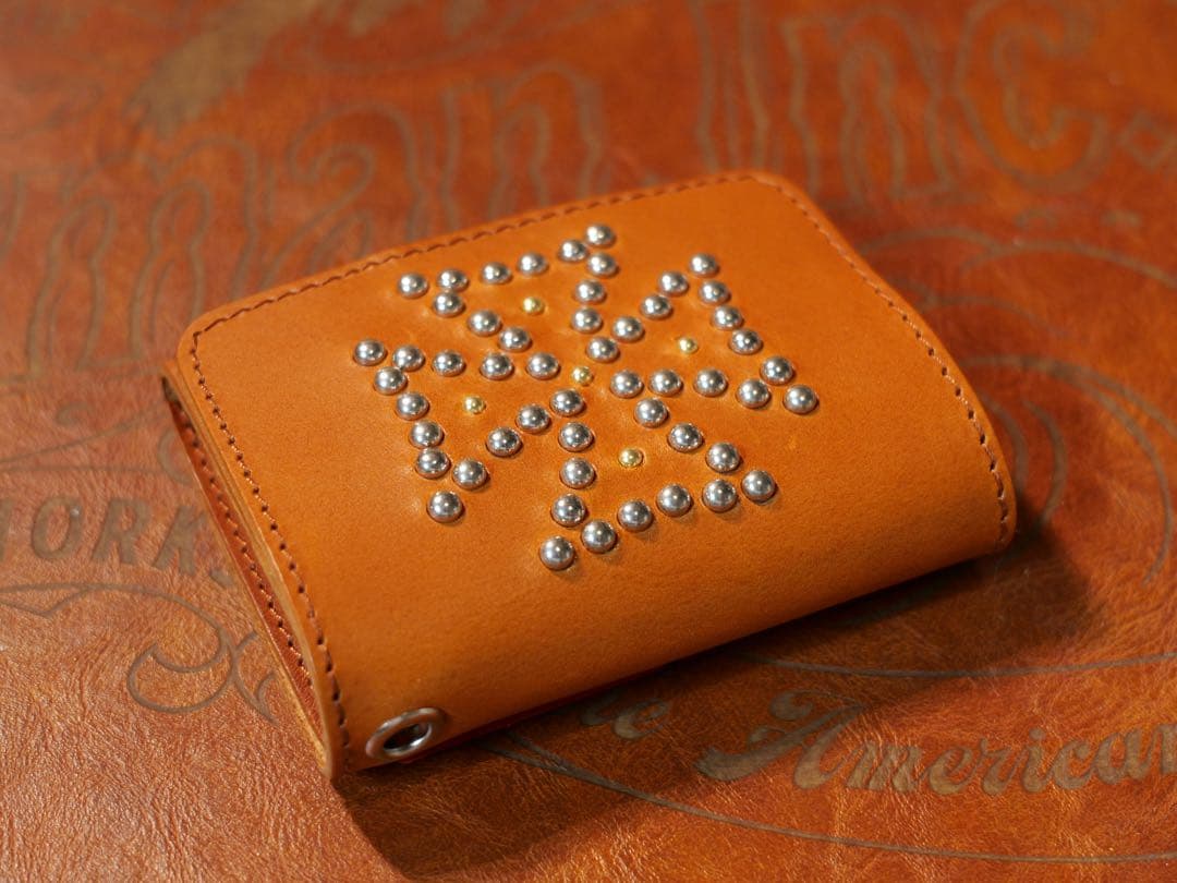 栃木レザー　ウォレット　財布　トラッカー　アイアンクロス　スタッズ　ミニ　二つ折