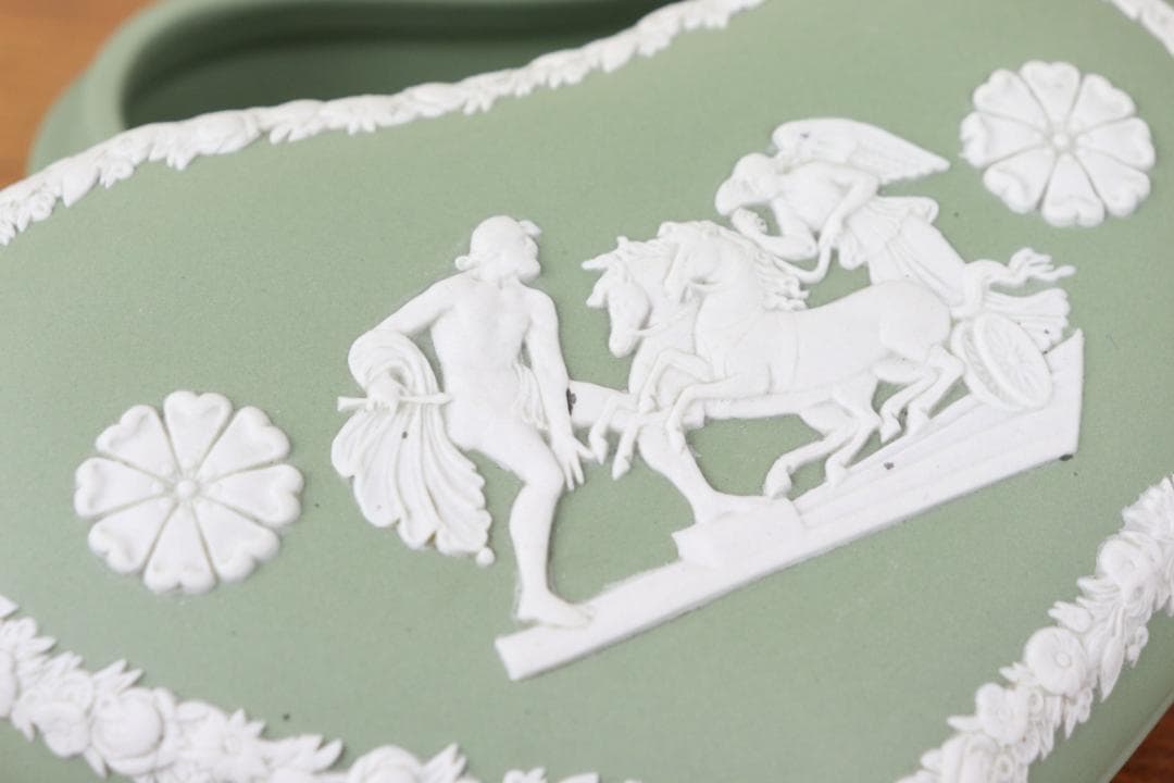 お値下げ　ウェッジウッド　ジャスパー　ハートボックス　セージグリーン　イギリス