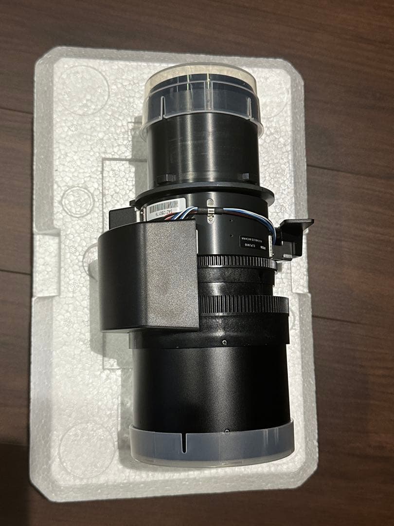 エプソン　中焦点プロジェクターレンズ　ELPLM10 1回のみ使用　ほぼ新品