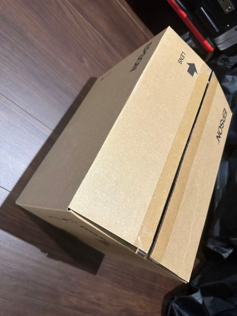 エプソン　中焦点プロジェクターレンズ　ELPLM10 1回のみ使用　ほぼ新品