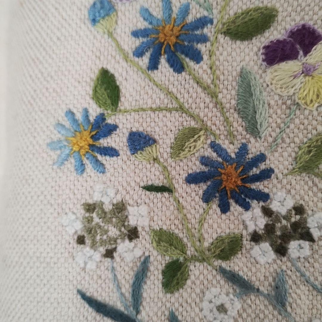 ハンドメイド 手刺繍 小さなお花のト― トバック