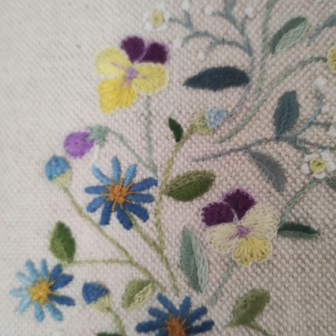 ハンドメイド 手刺繍 小さなお花のト― トバック