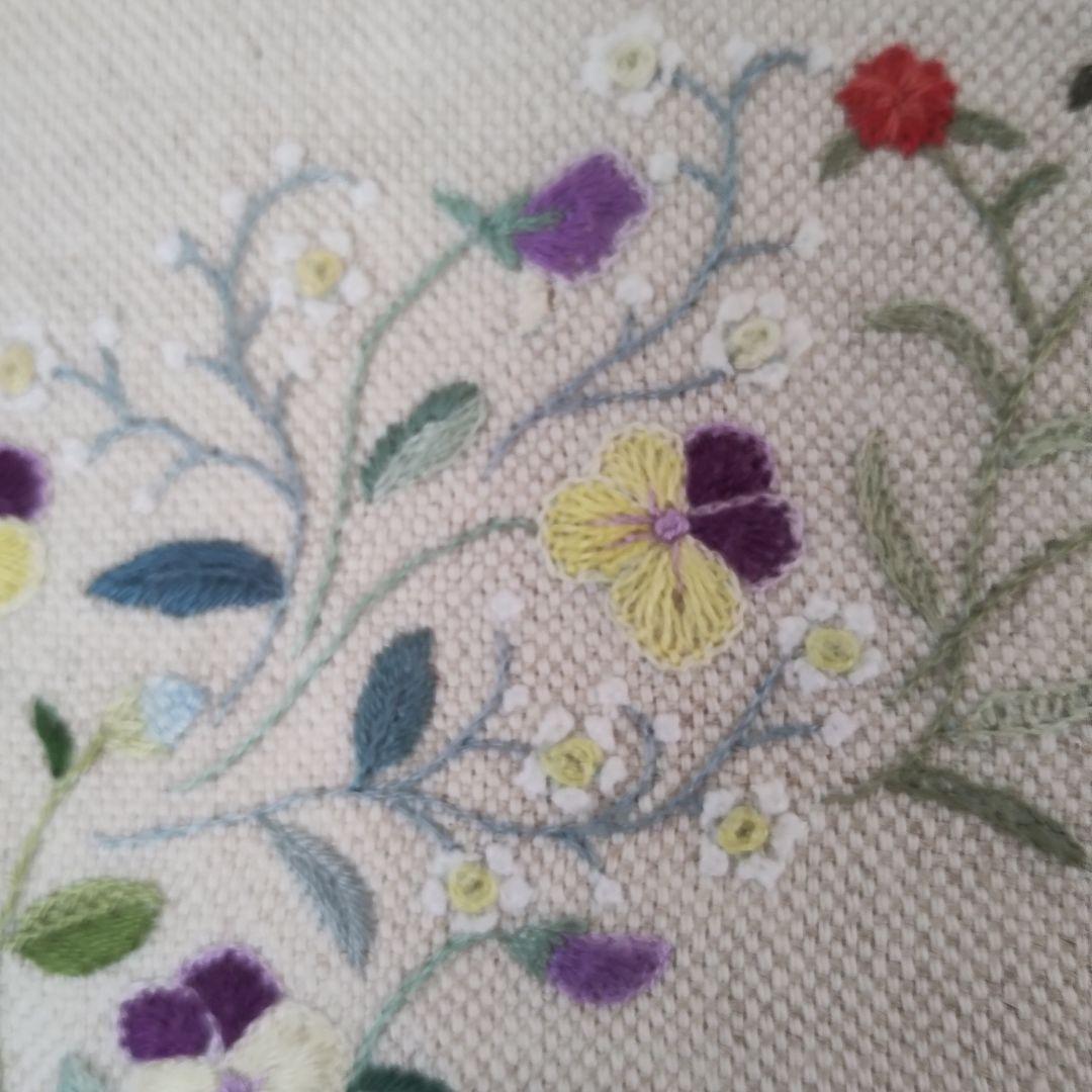 ハンドメイド 手刺繍 小さなお花のト― トバック
