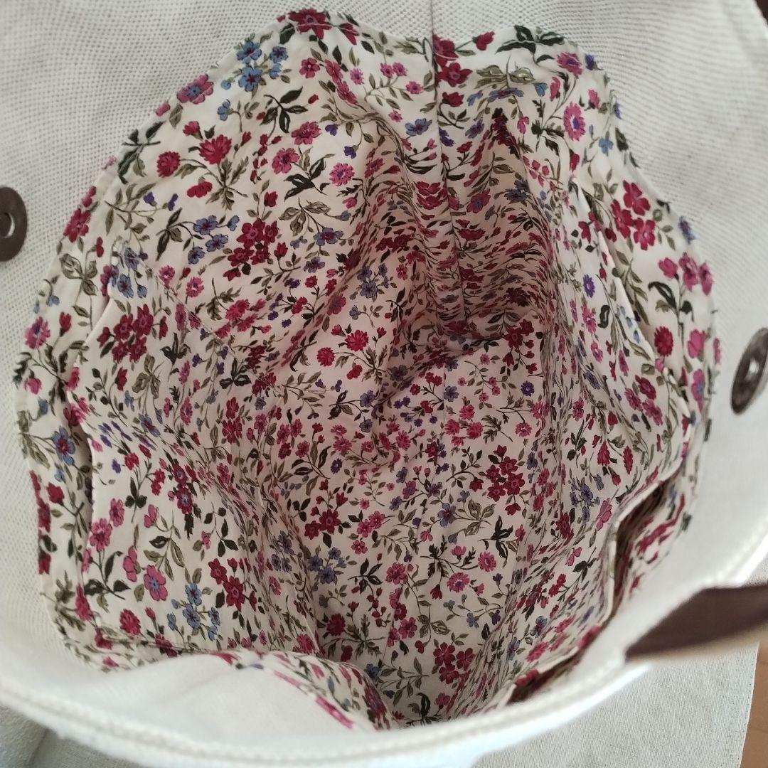 ハンドメイド 手刺繍 小さなお花のト― トバック