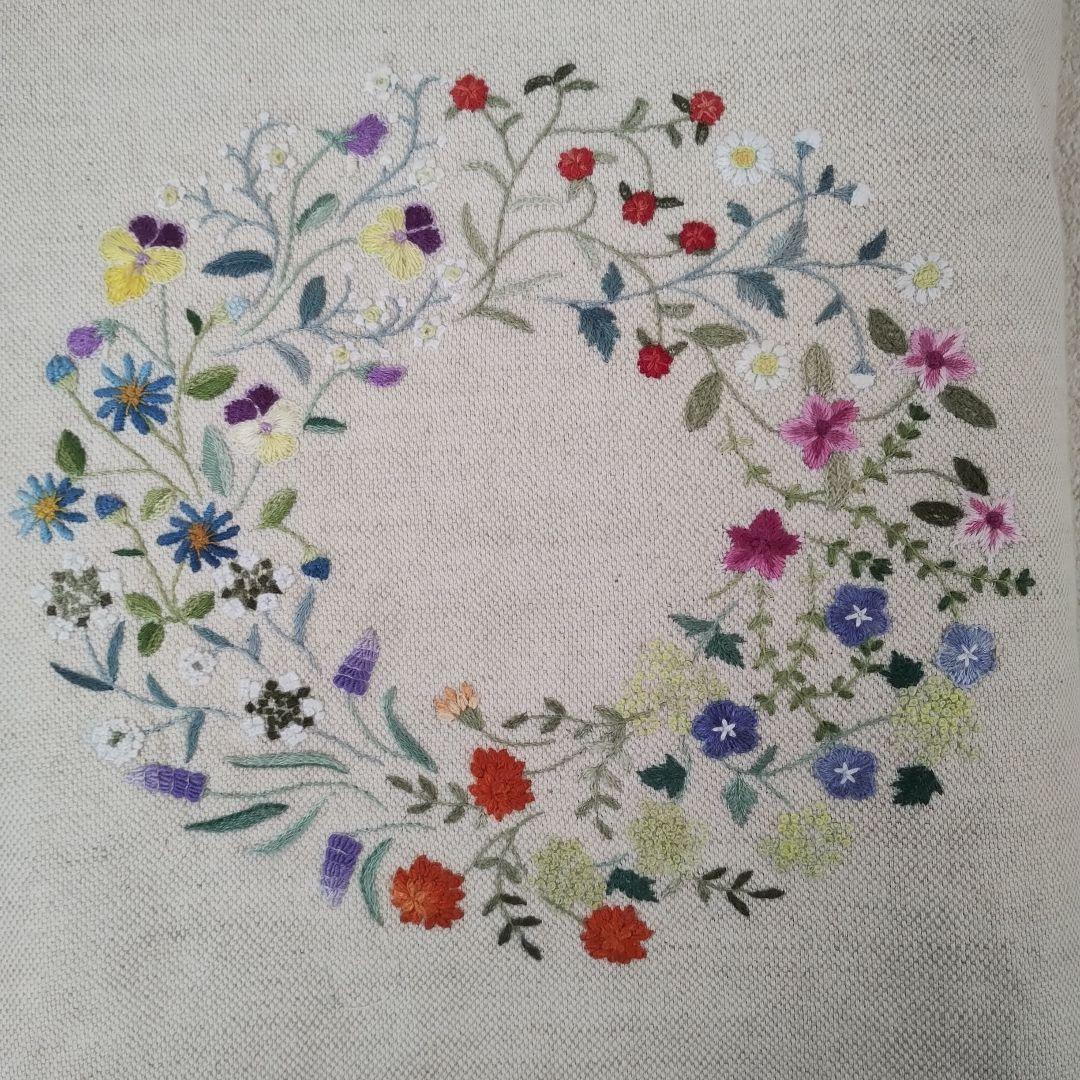 ハンドメイド 手刺繍 小さなお花のト― トバック