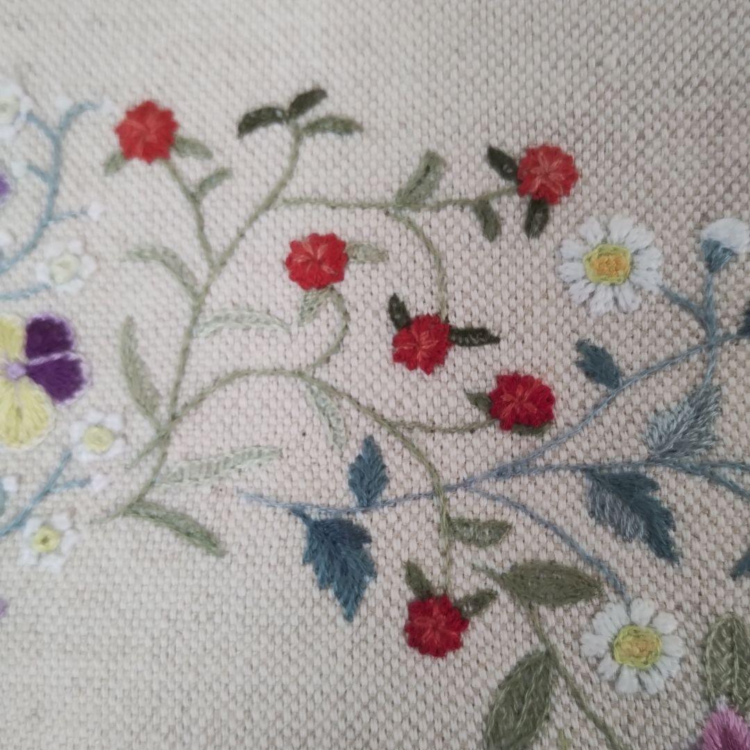 ハンドメイド 手刺繍 小さなお花のト― トバック