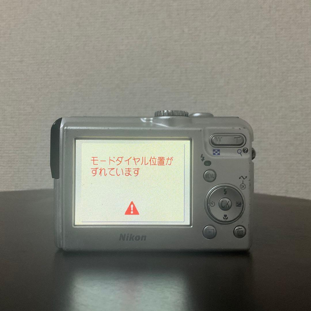 デジタルカメラ Nikon COOLPIX P2
