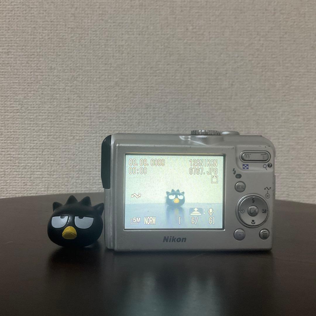デジタルカメラ Nikon COOLPIX P2