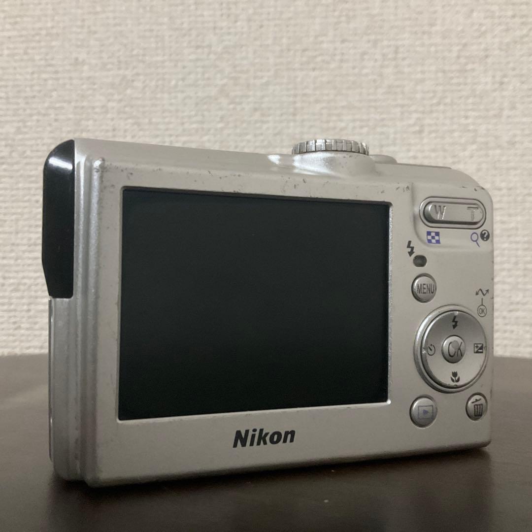 デジタルカメラ Nikon COOLPIX P2