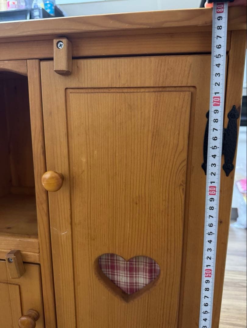 カントリー家具　木製　ハート型装飾　キャビネット