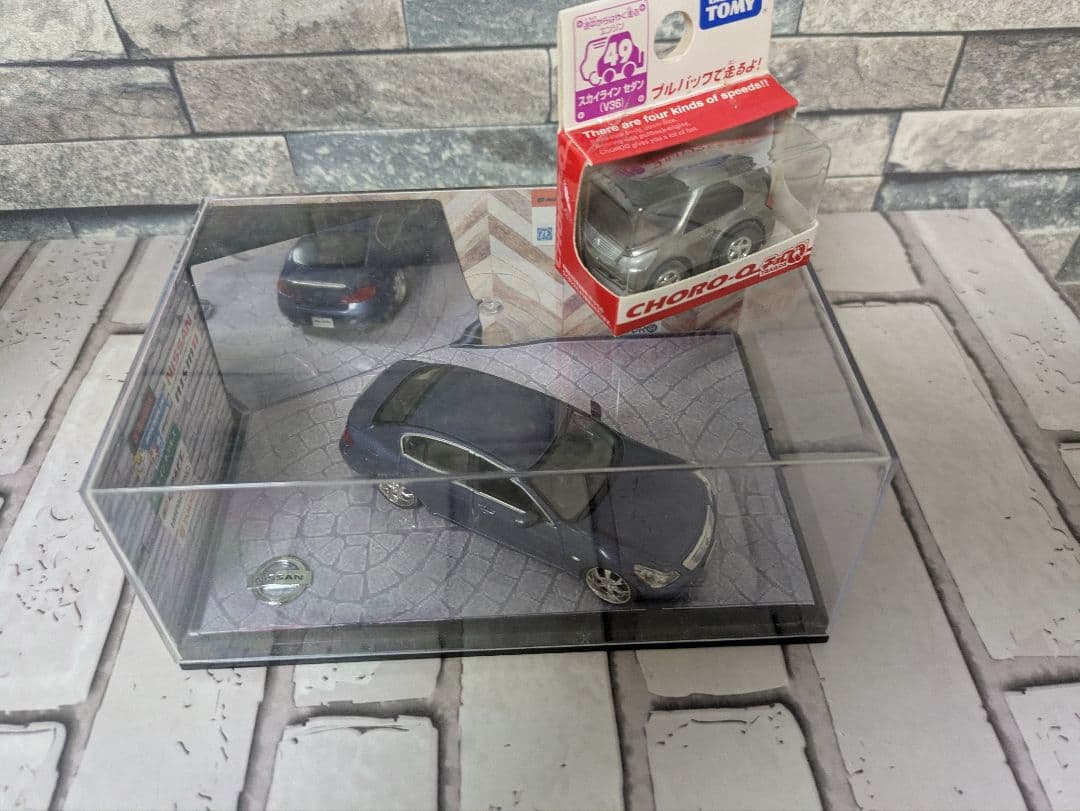 1/43 V36スカイライン ＋ チョロQ V36