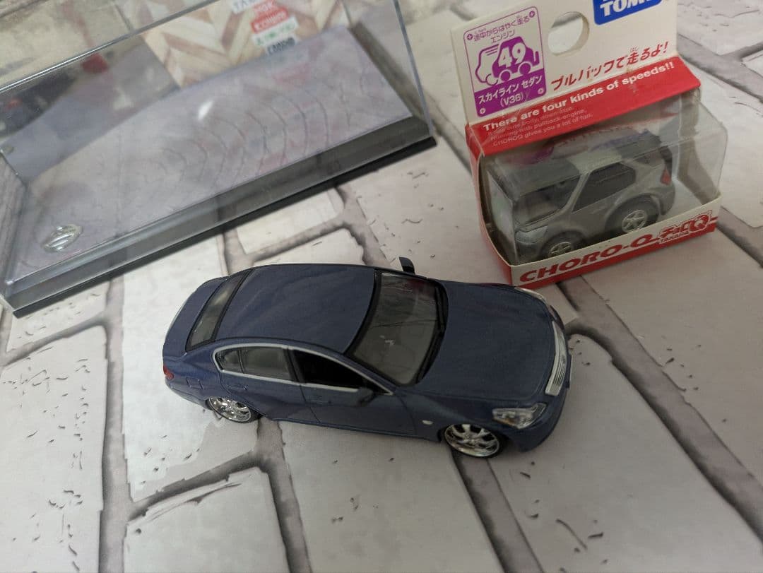 1/43 V36スカイライン ＋ チョロQ V36