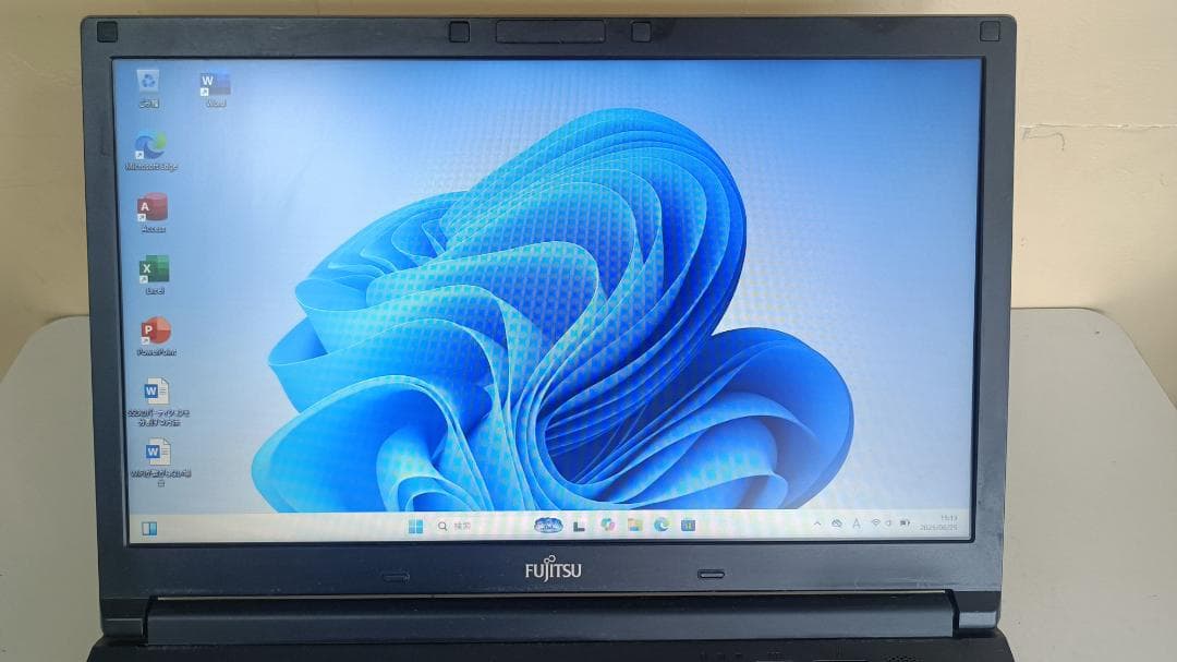 ⭐️ノートパソコンFUJITSU第七世代Core i3 SSD128Gメモリ8G