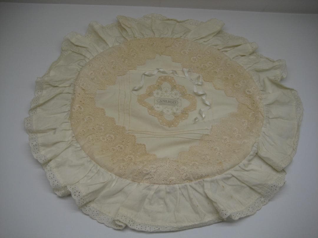 さえら　ANLICO 　アンリコ　円形　クッション