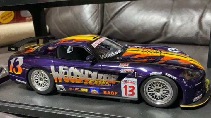 1/18 AUTOart オートアート　ダッジ　バイパー　2003 SCCA