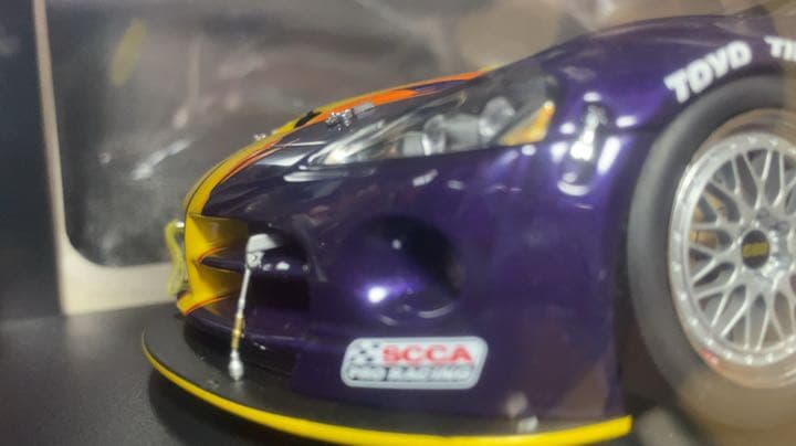 1/18 AUTOart オートアート　ダッジ　バイパー　2003 SCCA