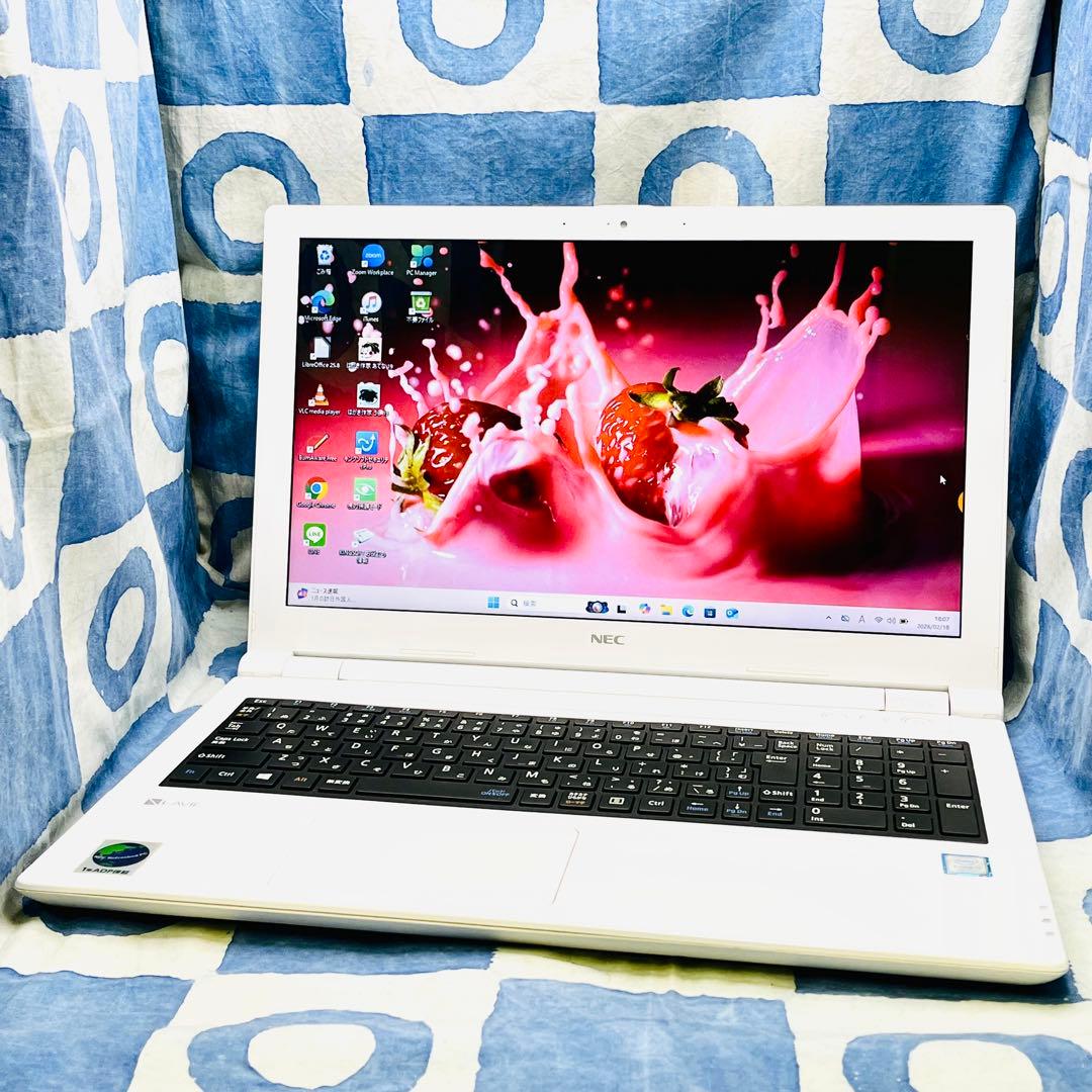 快速SSD240G☆人気白ノートパソコン♪カメラ付！第7世代☆Windows11