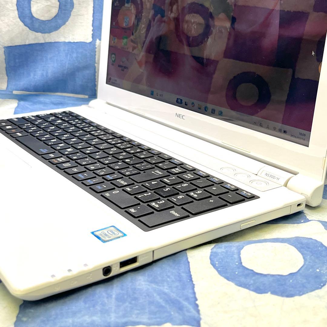 快速SSD240G☆人気白ノートパソコン♪カメラ付！第7世代☆Windows11