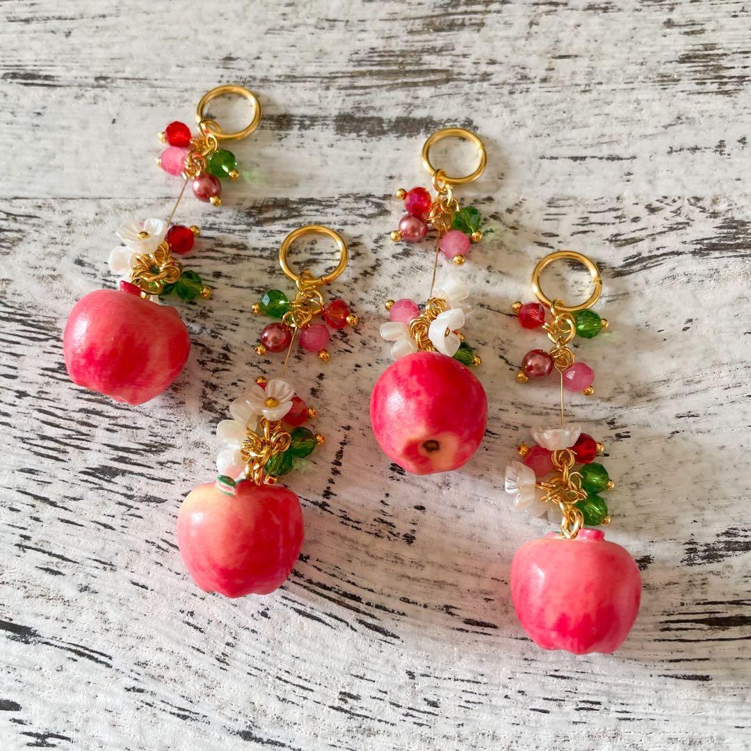 【417】ハンドメイド　オリジナルチャーム　コネクター　アップル