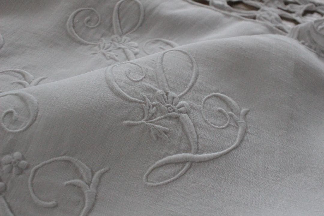 フランスアンティーク/モノグラムクッションカバー/MONOGRAM \"J・M\"